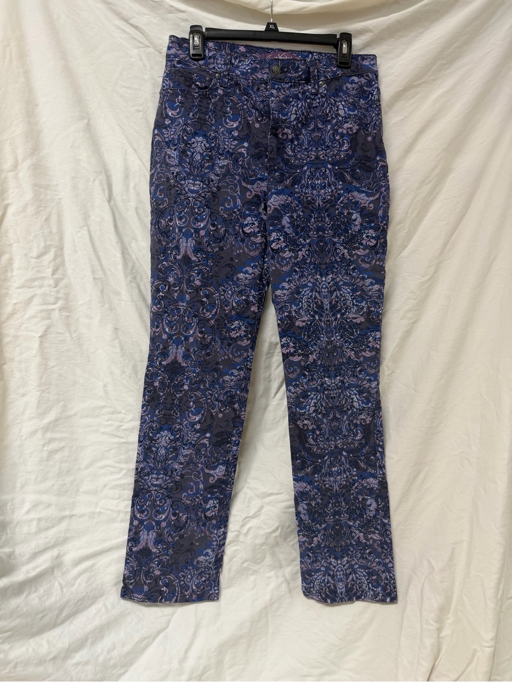 Gloria Vanderbilt Amanda Purple Paisley Jeans Size 8 Pre-owned Good Condition